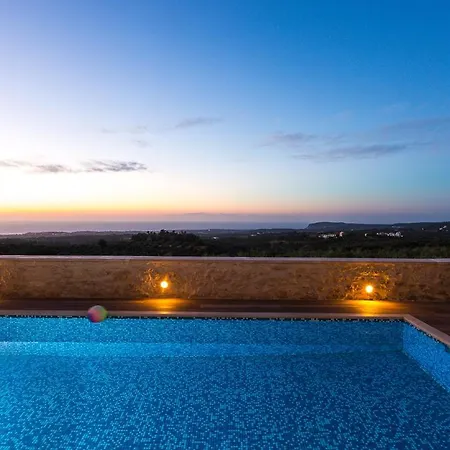 Villa Roupes Ii, Family Villa, Fantastic Views, Private Pool Roupai